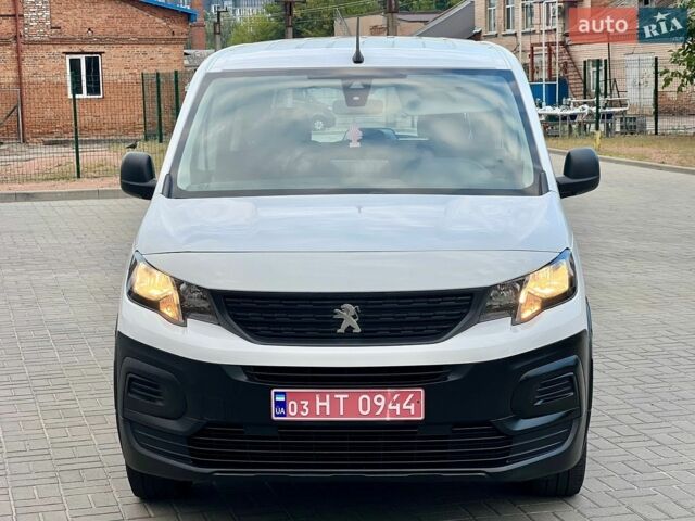 Белый Пежо Rifter, объемом двигателя 1.5 л и пробегом 159 тыс. км за 16200 $, фото 36 на Automoto.ua