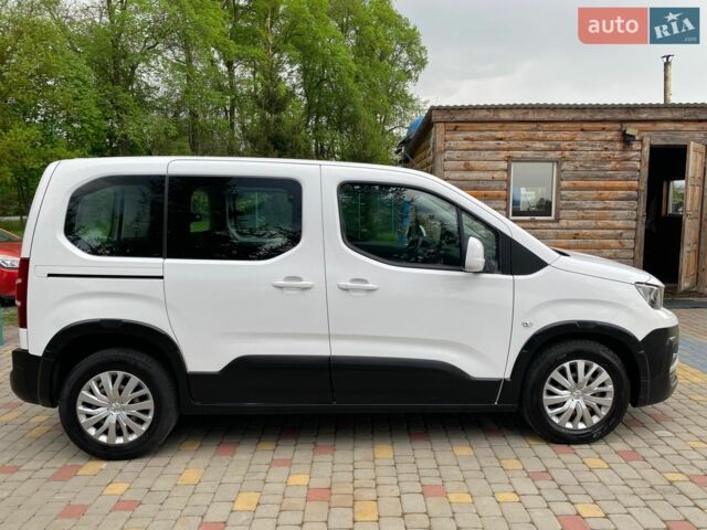Белый Пежо Rifter, объемом двигателя 1.5 л и пробегом 256 тыс. км за 13890 $, фото 3 на Automoto.ua