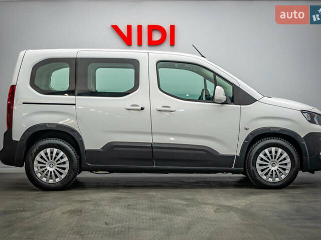 Белый Пежо Rifter, объемом двигателя 1.6 л и пробегом 149 тыс. км за 16148 $, фото 5 на Automoto.ua