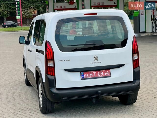 Білий Пежо Rifter, об'ємом двигуна 1.5 л та пробігом 159 тис. км за 14950 $, фото 22 на Automoto.ua