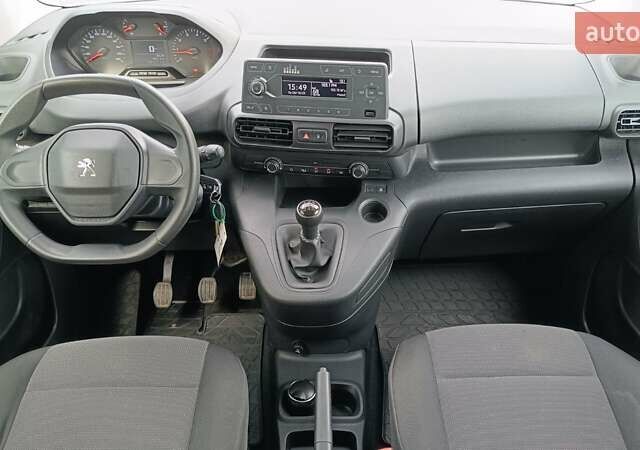 Білий Пежо Rifter, об'ємом двигуна 1.56 л та пробігом 138 тис. км за 14921 $, фото 7 на Automoto.ua