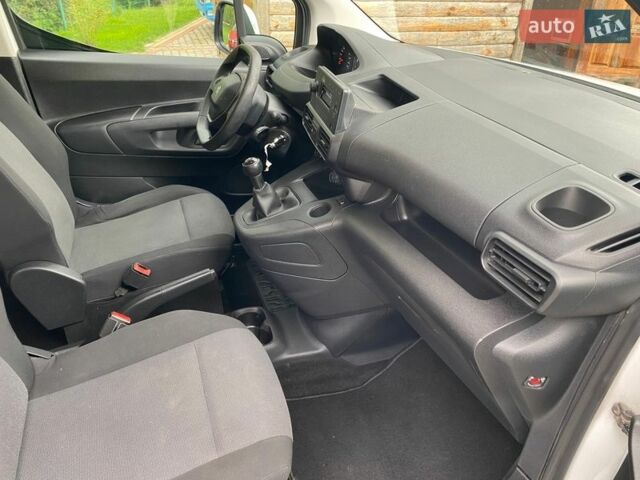 Белый Пежо Rifter, объемом двигателя 1.5 л и пробегом 256 тыс. км за 15500 $, фото 22 на Automoto.ua