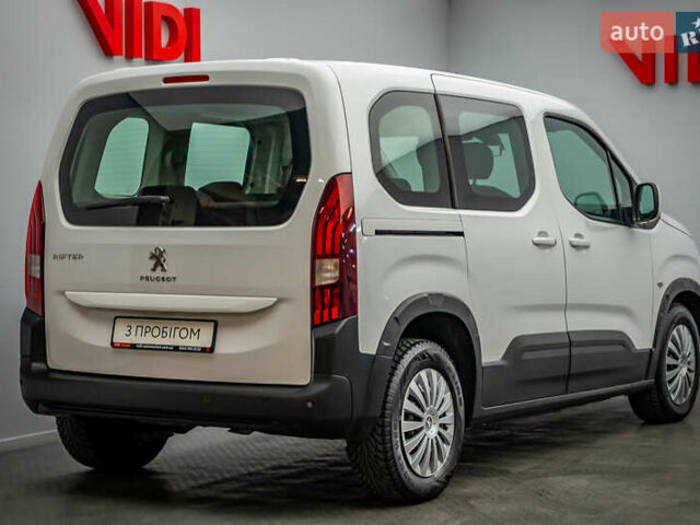 Белый Пежо Rifter, объемом двигателя 1.6 л и пробегом 149 тыс. км за 16148 $, фото 1 на Automoto.ua