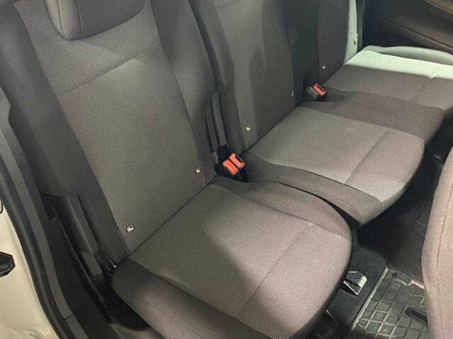 Білий Пежо Rifter, об'ємом двигуна 1.6 л та пробігом 142 тис. км за 13498 $, фото 16 на Automoto.ua