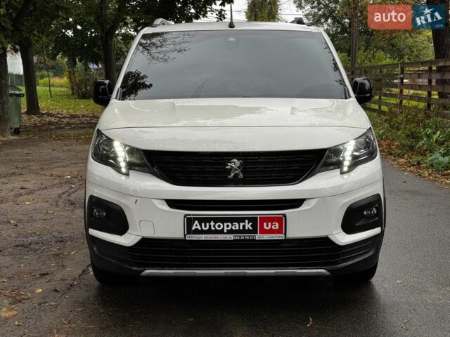 Білий Пежо Rifter, об'ємом двигуна 1.5 л та пробігом 168 тис. км за 18840 $, фото 1 на Automoto.ua