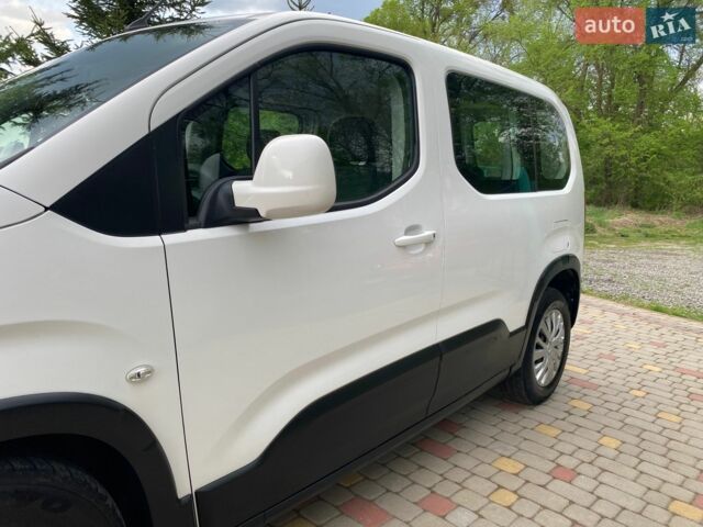 Белый Пежо Rifter, объемом двигателя 1.5 л и пробегом 256 тыс. км за 13890 $, фото 9 на Automoto.ua
