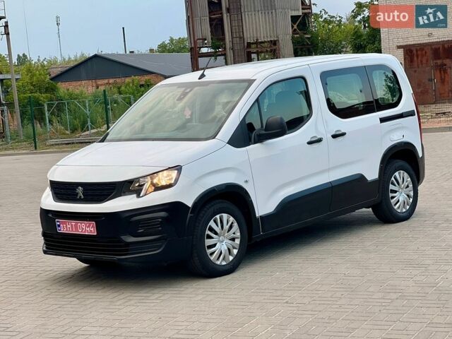 Белый Пежо Rifter, объемом двигателя 1.5 л и пробегом 159 тыс. км за 16200 $, фото 30 на Automoto.ua