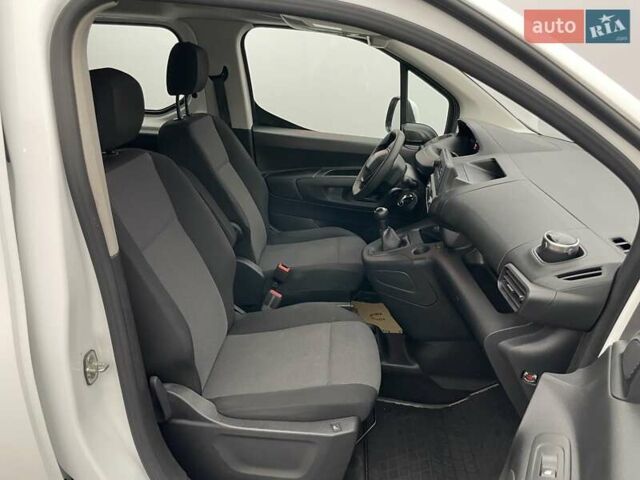 Белый Пежо Rifter, объемом двигателя 1.6 л и пробегом 130 тыс. км за 14869 $, фото 13 на Automoto.ua