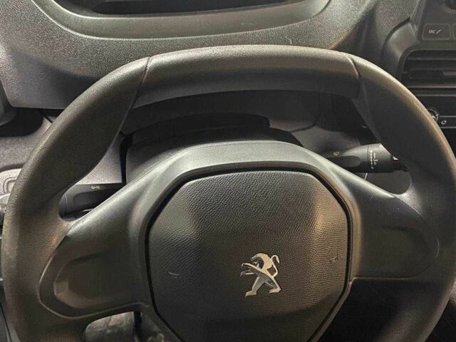 Білий Пежо Rifter, об'ємом двигуна 1.6 л та пробігом 142 тис. км за 13498 $, фото 13 на Automoto.ua