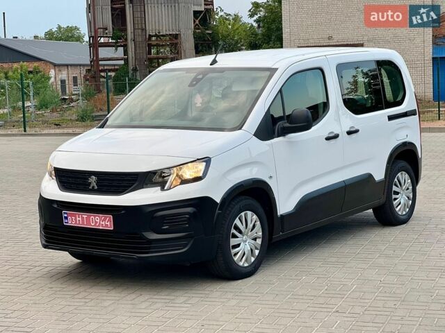 Белый Пежо Rifter, объемом двигателя 1.5 л и пробегом 159 тыс. км за 16200 $, фото 31 на Automoto.ua