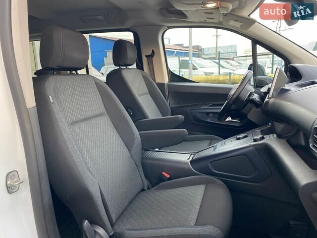 Білий Пежо Rifter, об'ємом двигуна 1.5 л та пробігом 99 тис. км за 22600 $, фото 25 на Automoto.ua