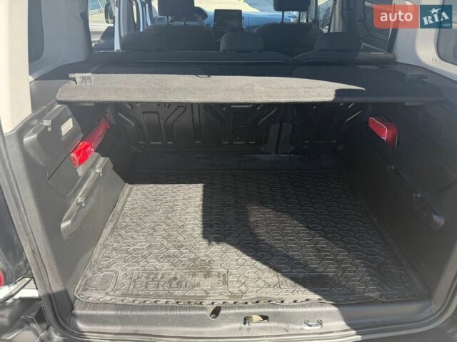 Білий Пежо Rifter, об'ємом двигуна 1.56 л та пробігом 57 тис. км за 17500 $, фото 20 на Automoto.ua