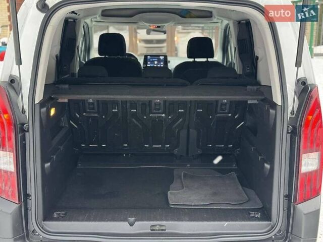 Білий Пежо Rifter, об'ємом двигуна 1.5 л та пробігом 95 тис. км за 21500 $, фото 9 на Automoto.ua