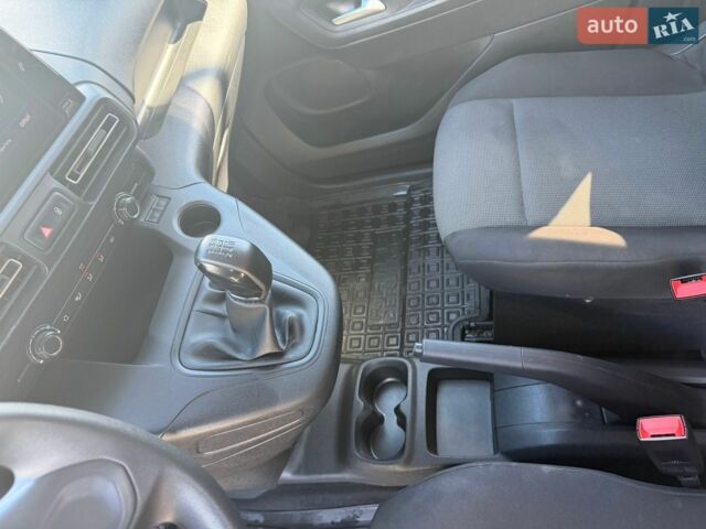 Білий Пежо Rifter, об'ємом двигуна 1.56 л та пробігом 57 тис. км за 17500 $, фото 14 на Automoto.ua