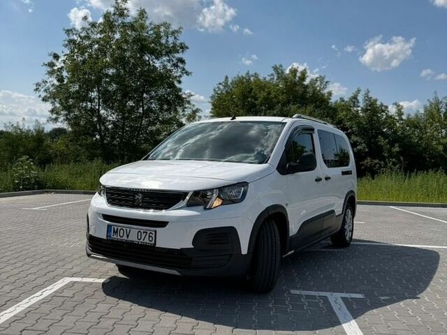 Белый Пежо Rifter, объемом двигателя 1.5 л и пробегом 112 тыс. км за 15500 $, фото 1 на Automoto.ua