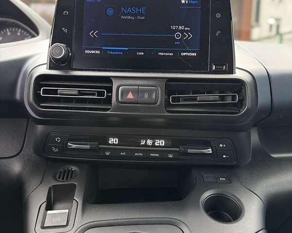 Білий Пежо Rifter, об'ємом двигуна 1.5 л та пробігом 93 тис. км за 21500 $, фото 7 на Automoto.ua