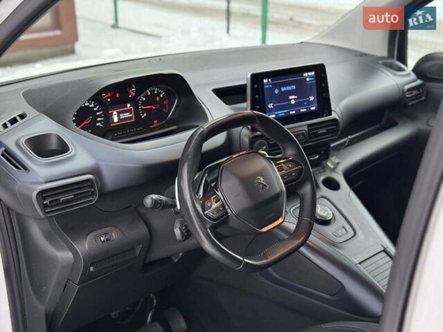 Білий Пежо Rifter, об'ємом двигуна 1.5 л та пробігом 95 тис. км за 21500 $, фото 6 на Automoto.ua