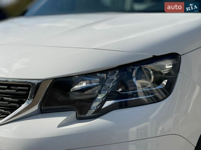 Білий Пежо Rifter, об'ємом двигуна 1.5 л та пробігом 99 тис. км за 22600 $, фото 10 на Automoto.ua