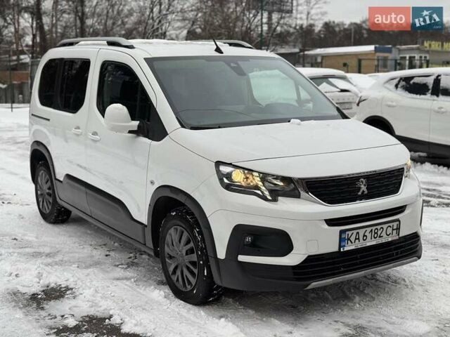 Білий Пежо Rifter, об'ємом двигуна 1.5 л та пробігом 95 тис. км за 21500 $, фото 2 на Automoto.ua