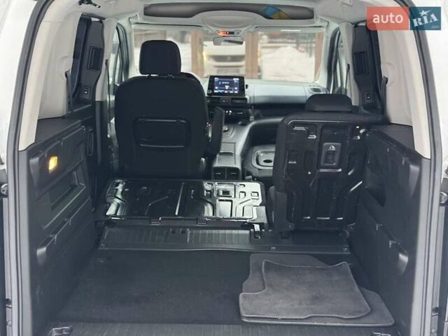 Білий Пежо Rifter, об'ємом двигуна 1.5 л та пробігом 95 тис. км за 21500 $, фото 13 на Automoto.ua