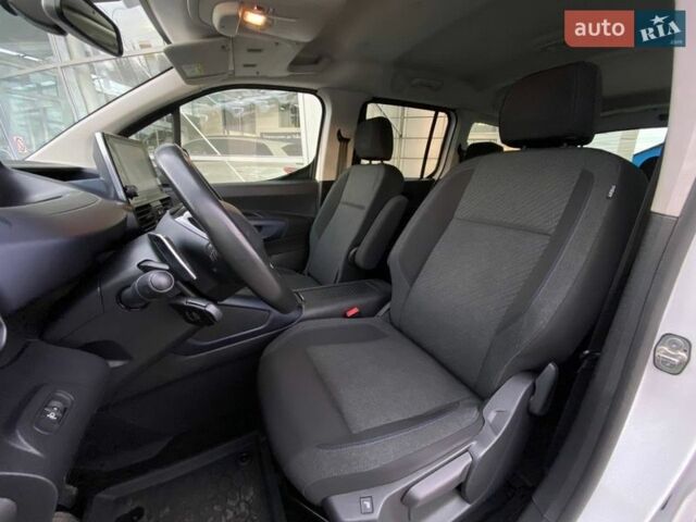 Білий Пежо Rifter, об'ємом двигуна 1.5 л та пробігом 95 тис. км за 23900 $, фото 9 на Automoto.ua