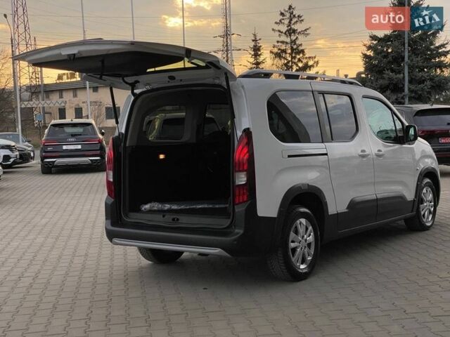 Білий Пежо Rifter, об'ємом двигуна 1.5 л та пробігом 95 тис. км за 23900 $, фото 8 на Automoto.ua