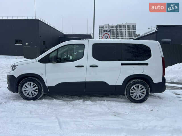 Білий Пежо Rifter, об'ємом двигуна 1.56 л та пробігом 160 тис. км за 17500 $, фото 4 на Automoto.ua