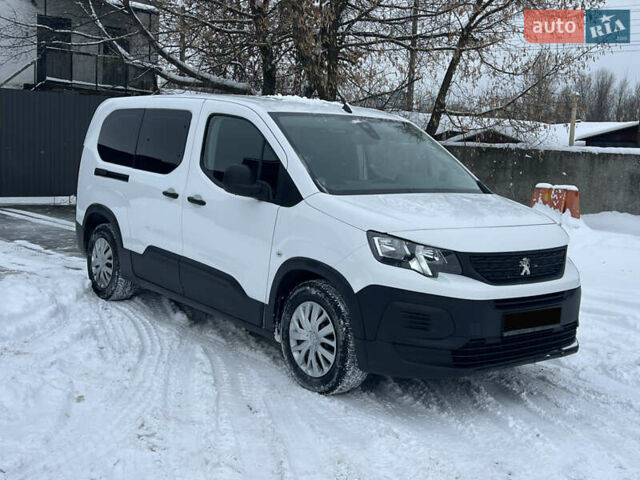 Білий Пежо Rifter, об'ємом двигуна 1.56 л та пробігом 160 тис. км за 17500 $, фото 1 на Automoto.ua