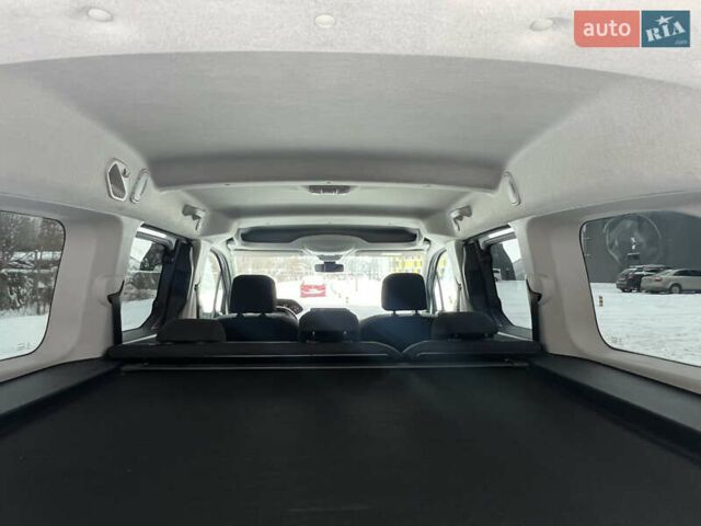 Білий Пежо Rifter, об'ємом двигуна 1.56 л та пробігом 160 тис. км за 17500 $, фото 21 на Automoto.ua