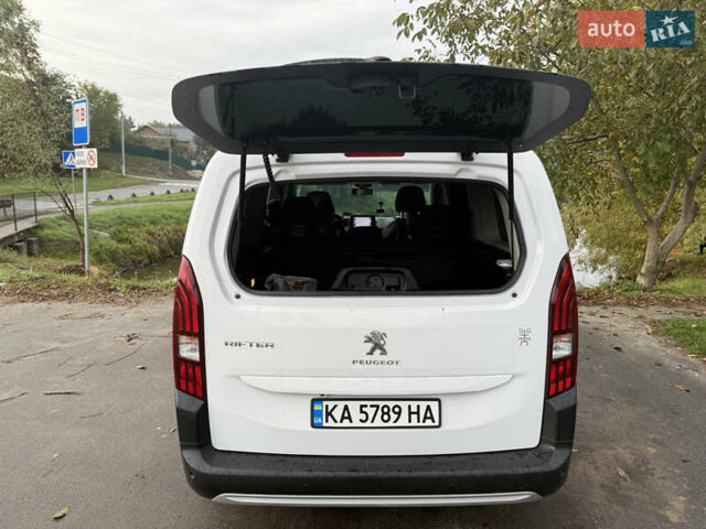 Белый Пежо Rifter, объемом двигателя 1.5 л и пробегом 33 тыс. км за 27999 $, фото 7 на Automoto.ua