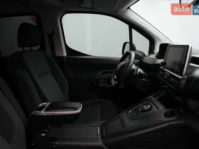 Белый Пежо Rifter, объемом двигателя 1.5 л и пробегом 34 тыс. км за 25835 $, фото 3 на Automoto.ua