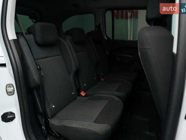 Белый Пежо Rifter, объемом двигателя 1.5 л и пробегом 34 тыс. км за 25835 $, фото 10 на Automoto.ua