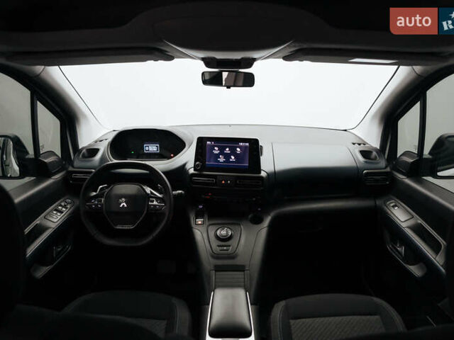 Белый Пежо Rifter, объемом двигателя 1.5 л и пробегом 34 тыс. км за 25835 $, фото 4 на Automoto.ua