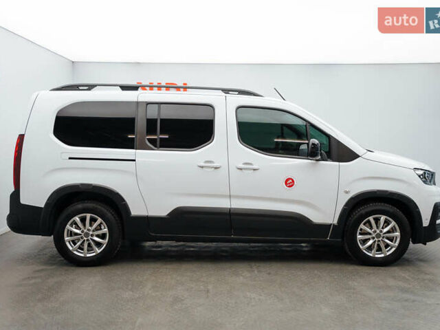 Белый Пежо Rifter, объемом двигателя 1.5 л и пробегом 34 тыс. км за 25835 $, фото 15 на Automoto.ua