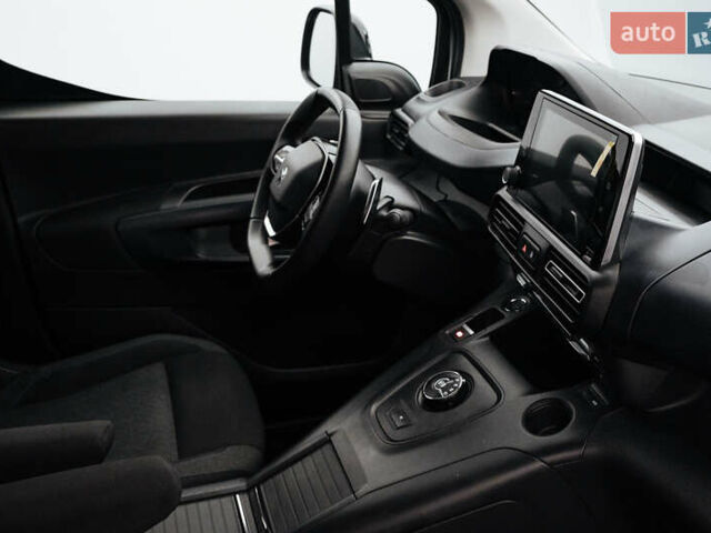 Білий Пежо Rifter, об'ємом двигуна 1.5 л та пробігом 48 тис. км за 28322 $, фото 6 на Automoto.ua