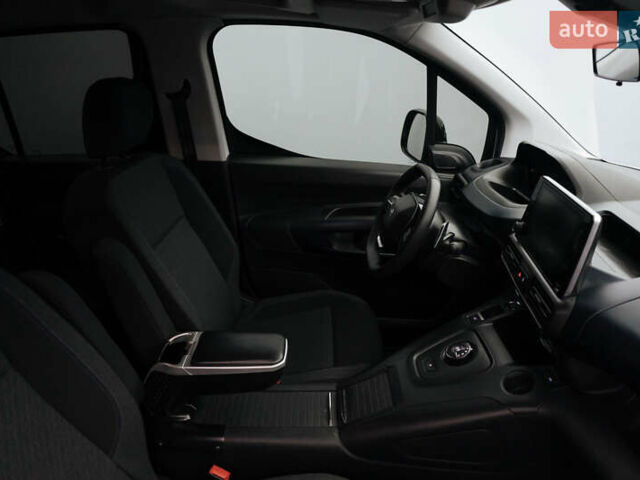 Белый Пежо Rifter, объемом двигателя 1.5 л и пробегом 34 тыс. км за 25835 $, фото 2 на Automoto.ua