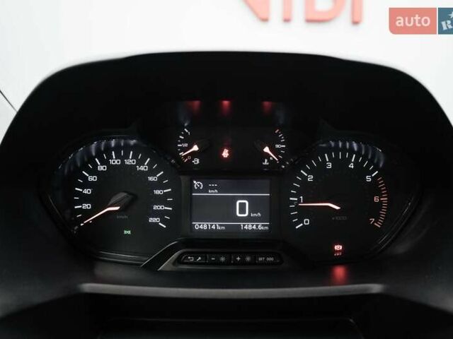 Білий Пежо Rifter, об'ємом двигуна 1.5 л та пробігом 48 тис. км за 28322 $, фото 8 на Automoto.ua