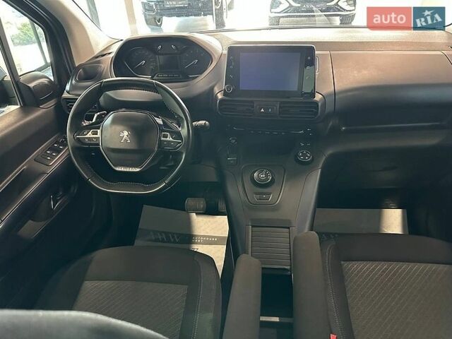 Чорний Пежо Rifter, об'ємом двигуна 1.5 л та пробігом 122 тис. км за 20900 $, фото 25 на Automoto.ua
