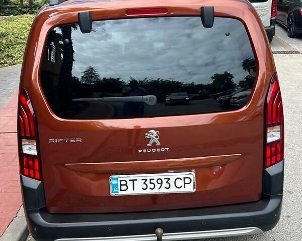 Коричневый Пежо Rifter, объемом двигателя 1.56 л и пробегом 115 тыс. км за 24500 $, фото 4 на Automoto.ua