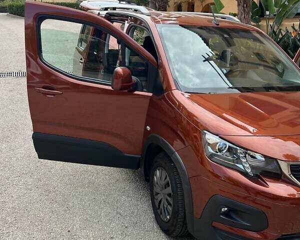 Коричневый Пежо Rifter, объемом двигателя 1.56 л и пробегом 115 тыс. км за 24500 $, фото 6 на Automoto.ua