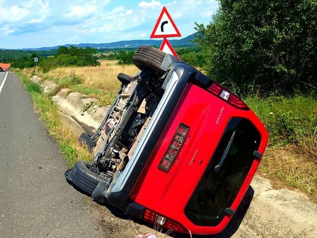 Червоний Пежо Rifter, об'ємом двигуна 1.6 л та пробігом 56 тис. км за 6700 $, фото 4 на Automoto.ua