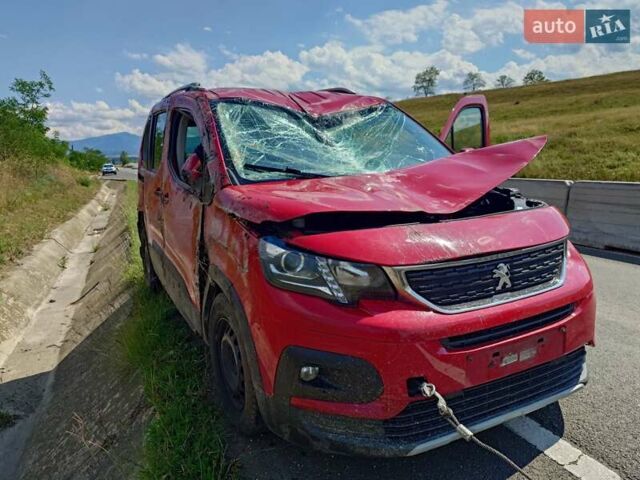 Червоний Пежо Rifter, об'ємом двигуна 1.56 л та пробігом 56 тис. км за 199 $, фото 6 на Automoto.ua