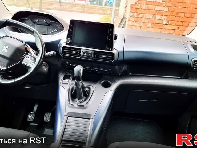 Пежо Rifter, объемом двигателя 1.6 л и пробегом 160 тыс. км за 18000 $, фото 2 на Automoto.ua