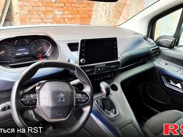 Пежо Rifter, об'ємом двигуна 1.6 л та пробігом 168 тис. км за 16000 $, фото 9 на Automoto.ua