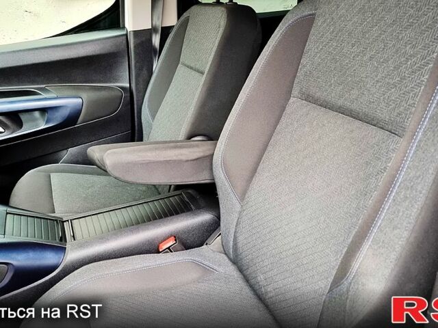 Пежо Rifter, объемом двигателя 1.6 л и пробегом 168 тыс. км за 15000 $, фото 6 на Automoto.ua