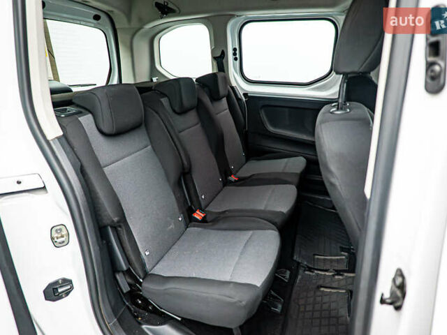 Пежо Rifter, об'ємом двигуна 1.6 л та пробігом 145 тис. км за 14218 $, фото 9 на Automoto.ua