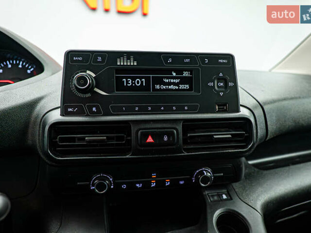 Пежо Rifter, об'ємом двигуна 1.6 л та пробігом 129 тис. км за 14878 $, фото 9 на Automoto.ua