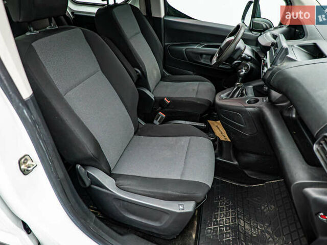 Пежо Rifter, об'ємом двигуна 1.6 л та пробігом 129 тис. км за 14878 $, фото 7 на Automoto.ua