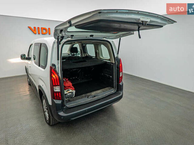 Пежо Rifter, об'ємом двигуна 1.6 л та пробігом 112 тис. км за 14928 $, фото 6 на Automoto.ua