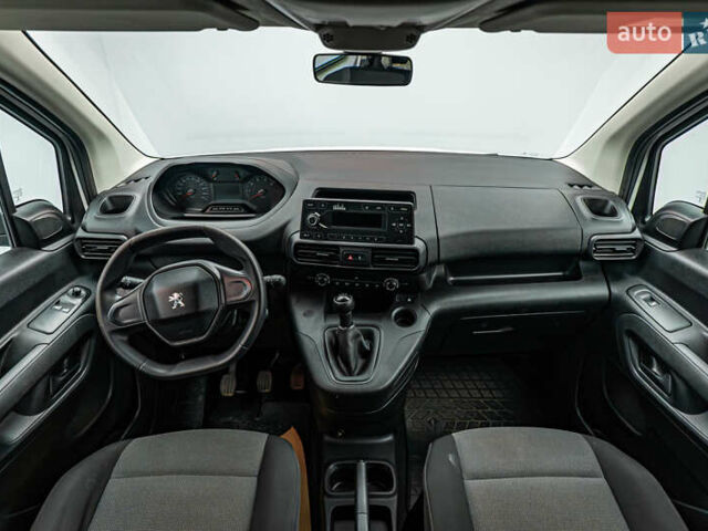 Пежо Rifter, об'ємом двигуна 1.6 л та пробігом 112 тис. км за 14928 $, фото 8 на Automoto.ua